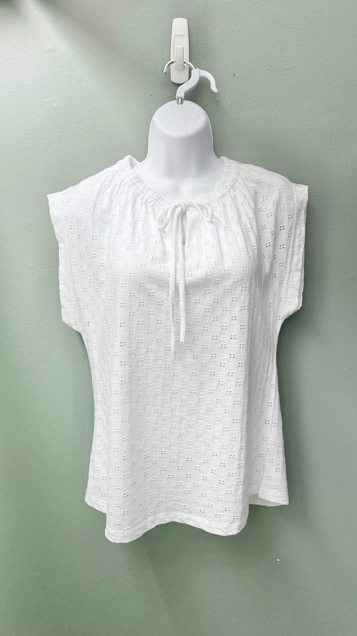 Clearance - Dylan Gia White