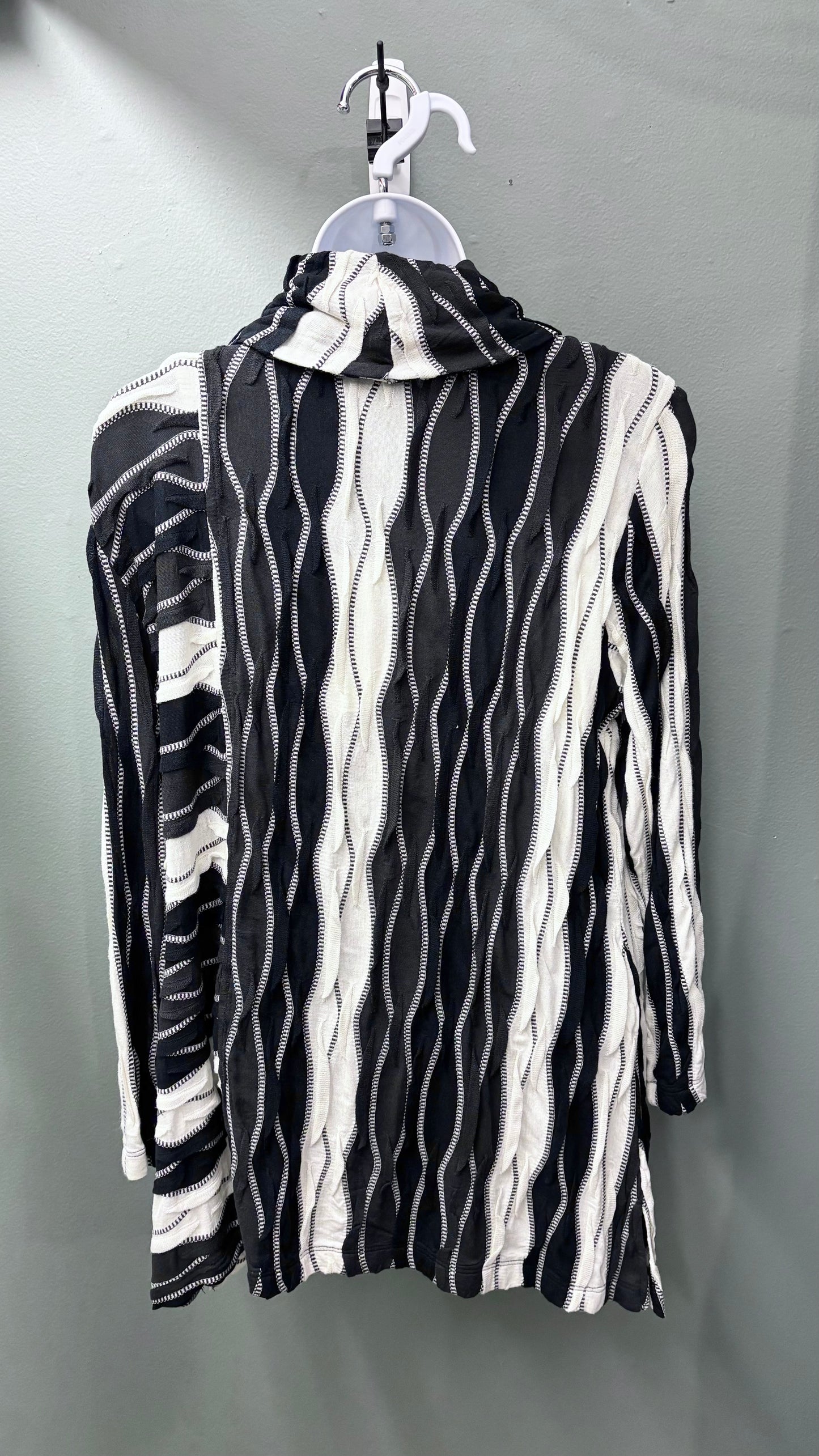 * Multiples Wavy Top