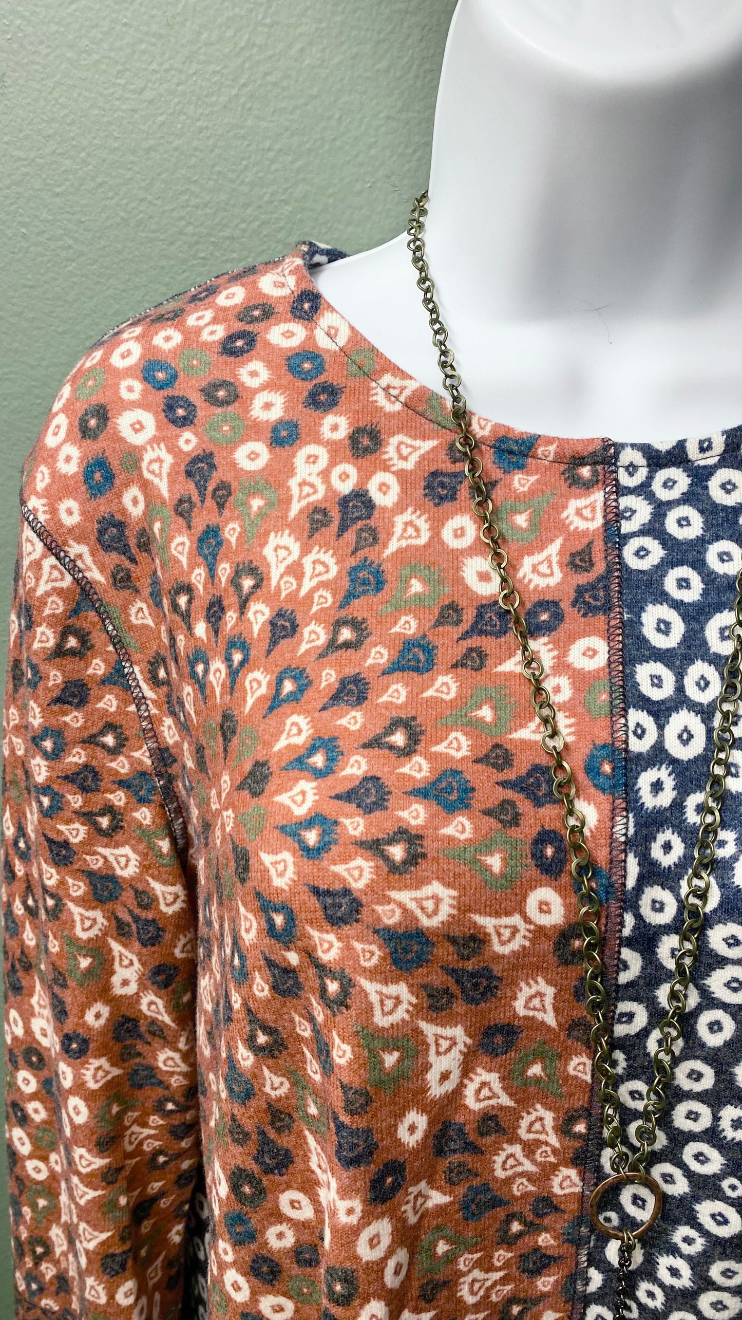 Multiples Patterned Top