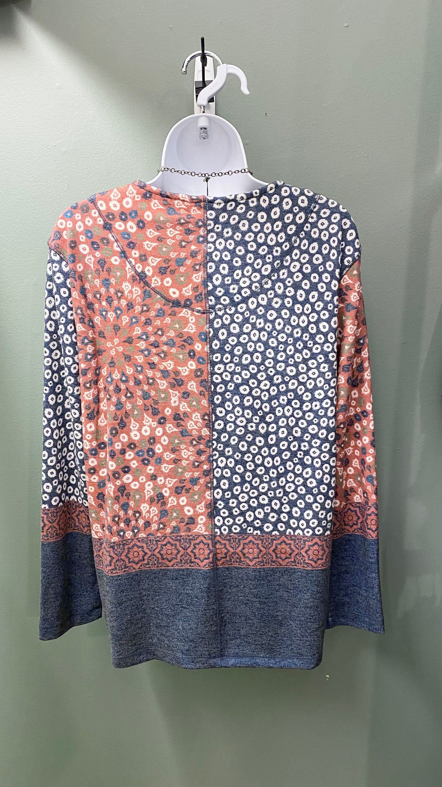 Multiples Patterned Top