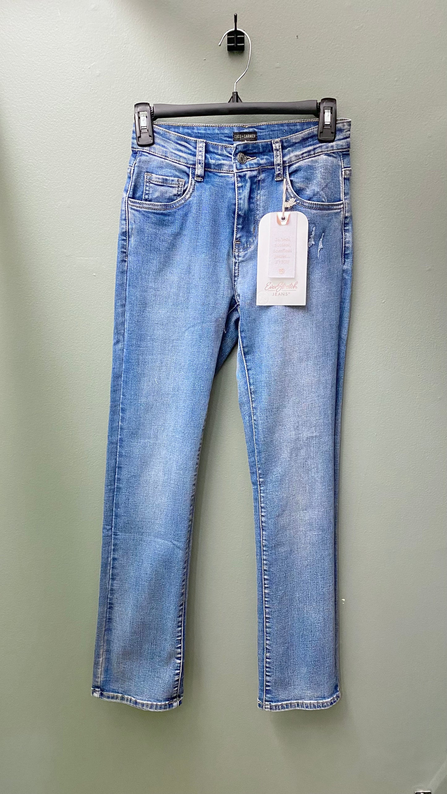 Coco + Carmen Distressed Jean