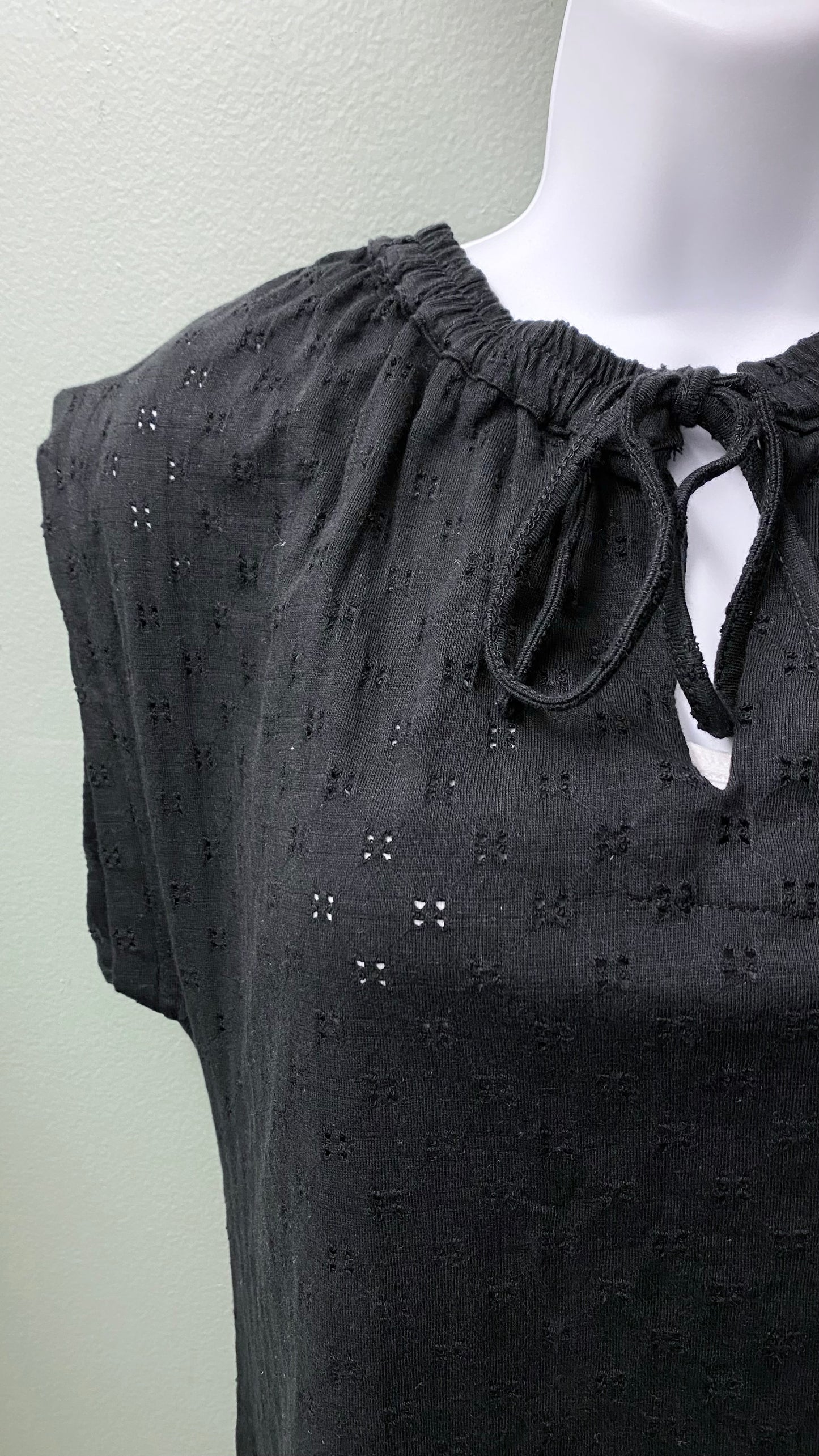 Dylan Gia Black Blouse
