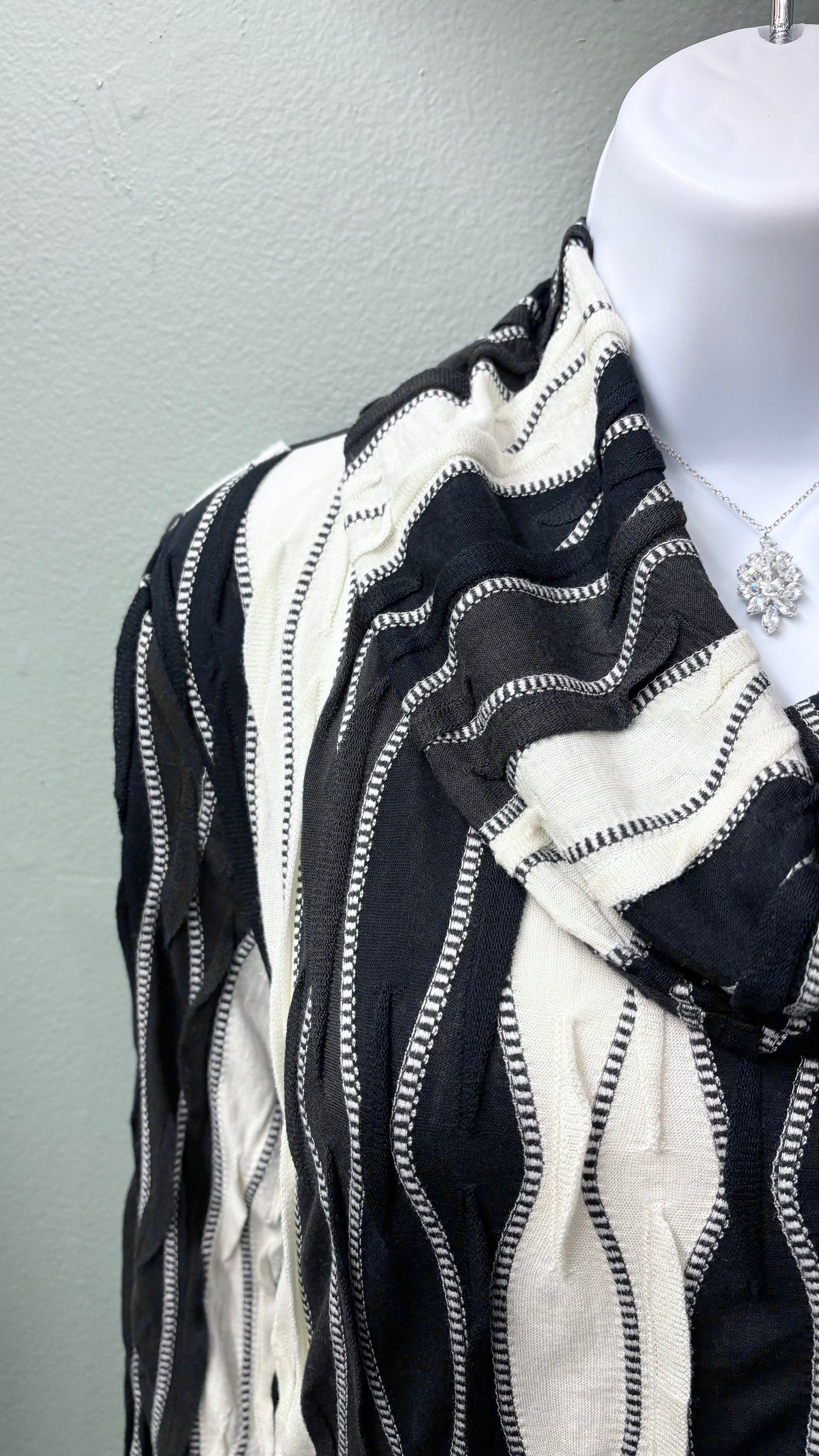 * Multiples Wavy Top