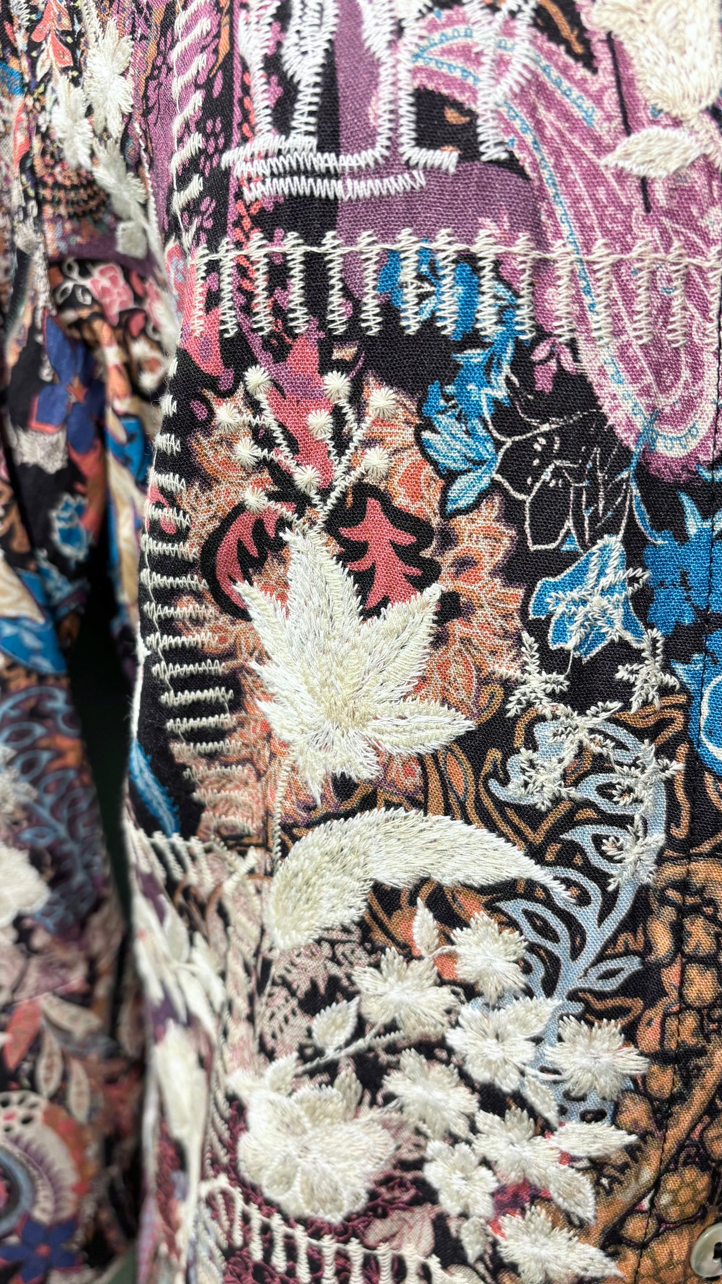 * Tru Luxe Embroidered Print Top
