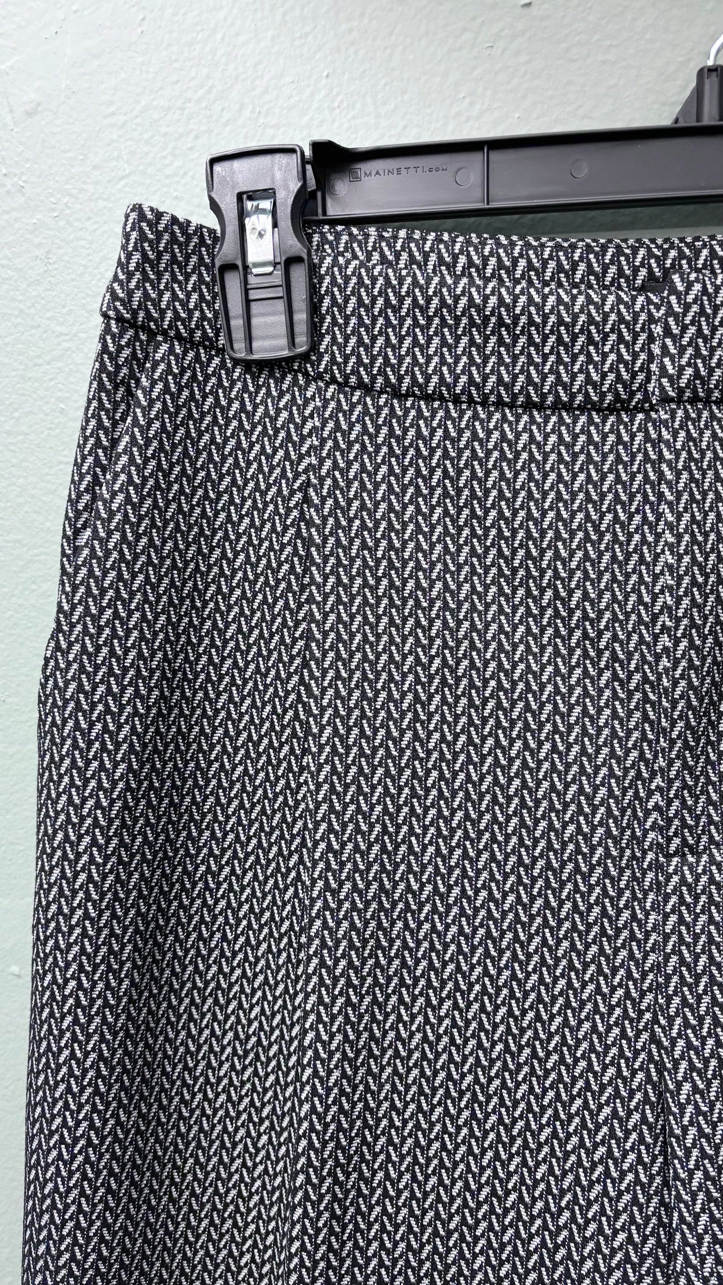 * APNY Chevron Pleated Pant