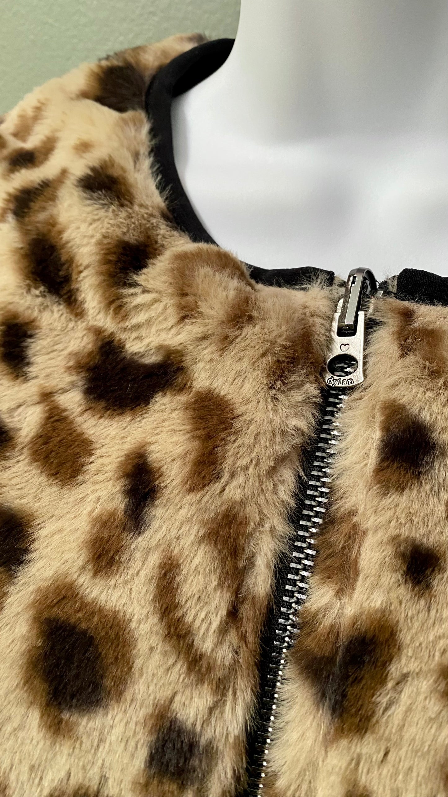 Clearance - Dylan Reversible Leopard Print