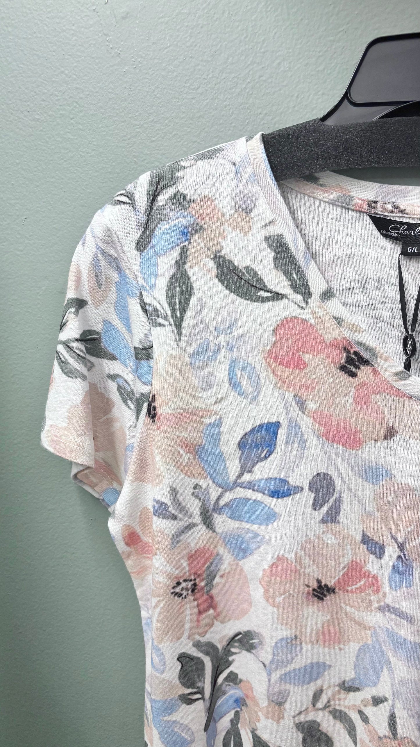 * Charlie B Floral Short Sleeve Top