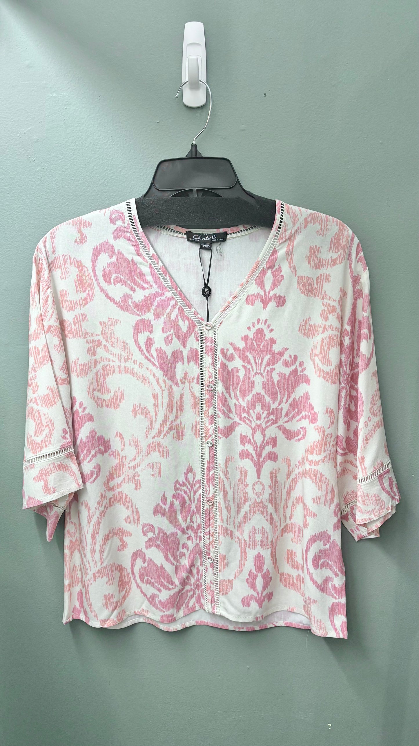 * Charlie B Elbow Sleeve Blouse