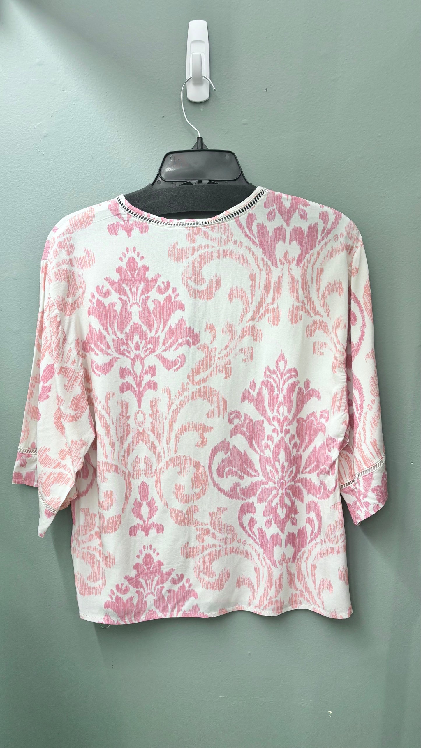 * Charlie B Elbow Sleeve Blouse