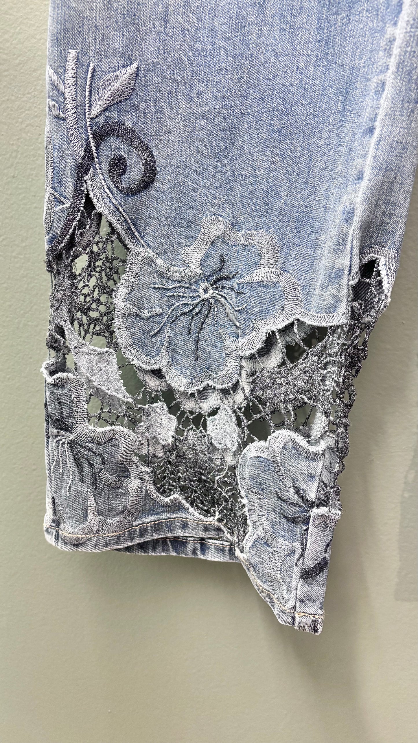 * Charlie B Laser Cut Embroidered Hem Jeans