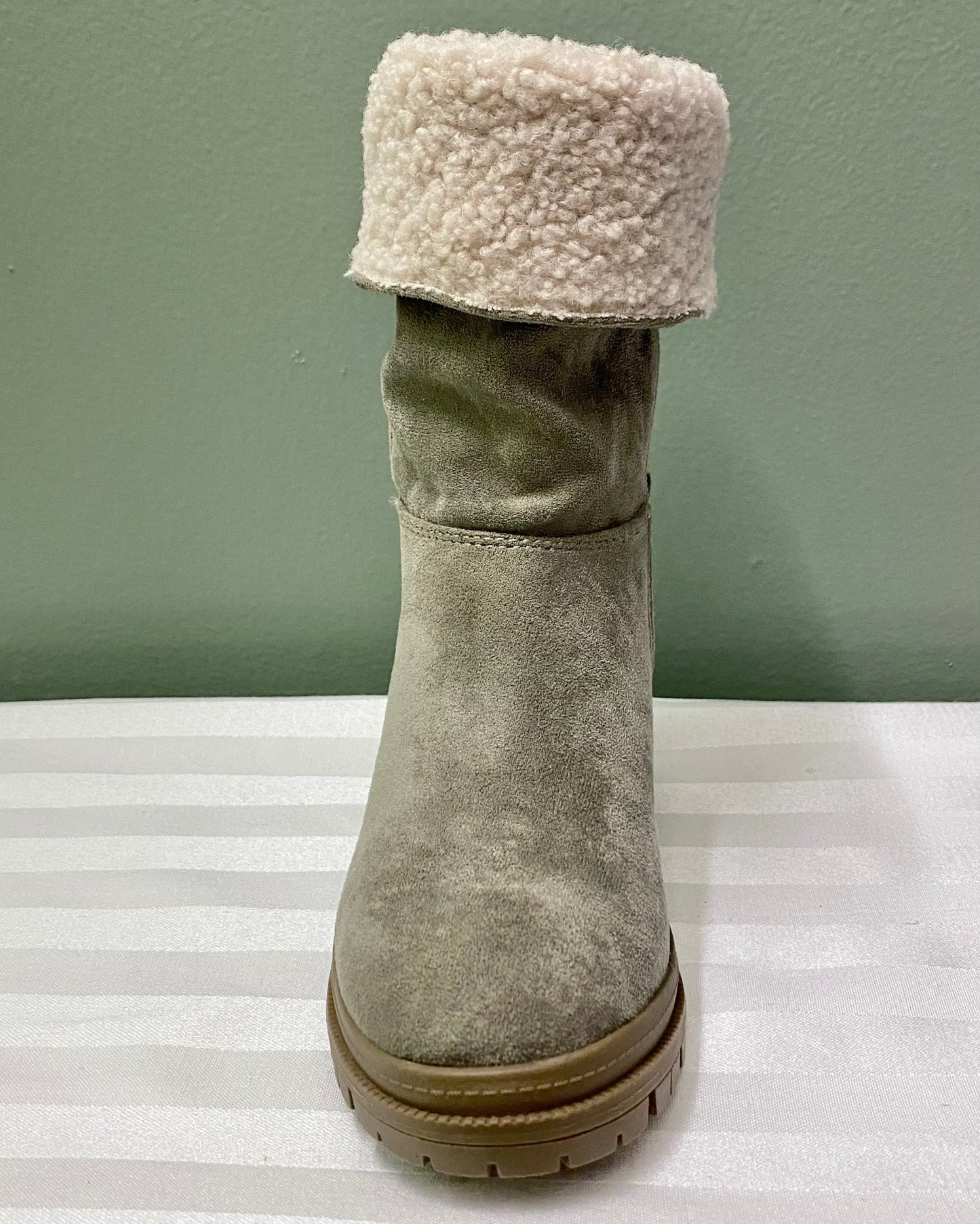 * VeryG Slouched Grey Boot