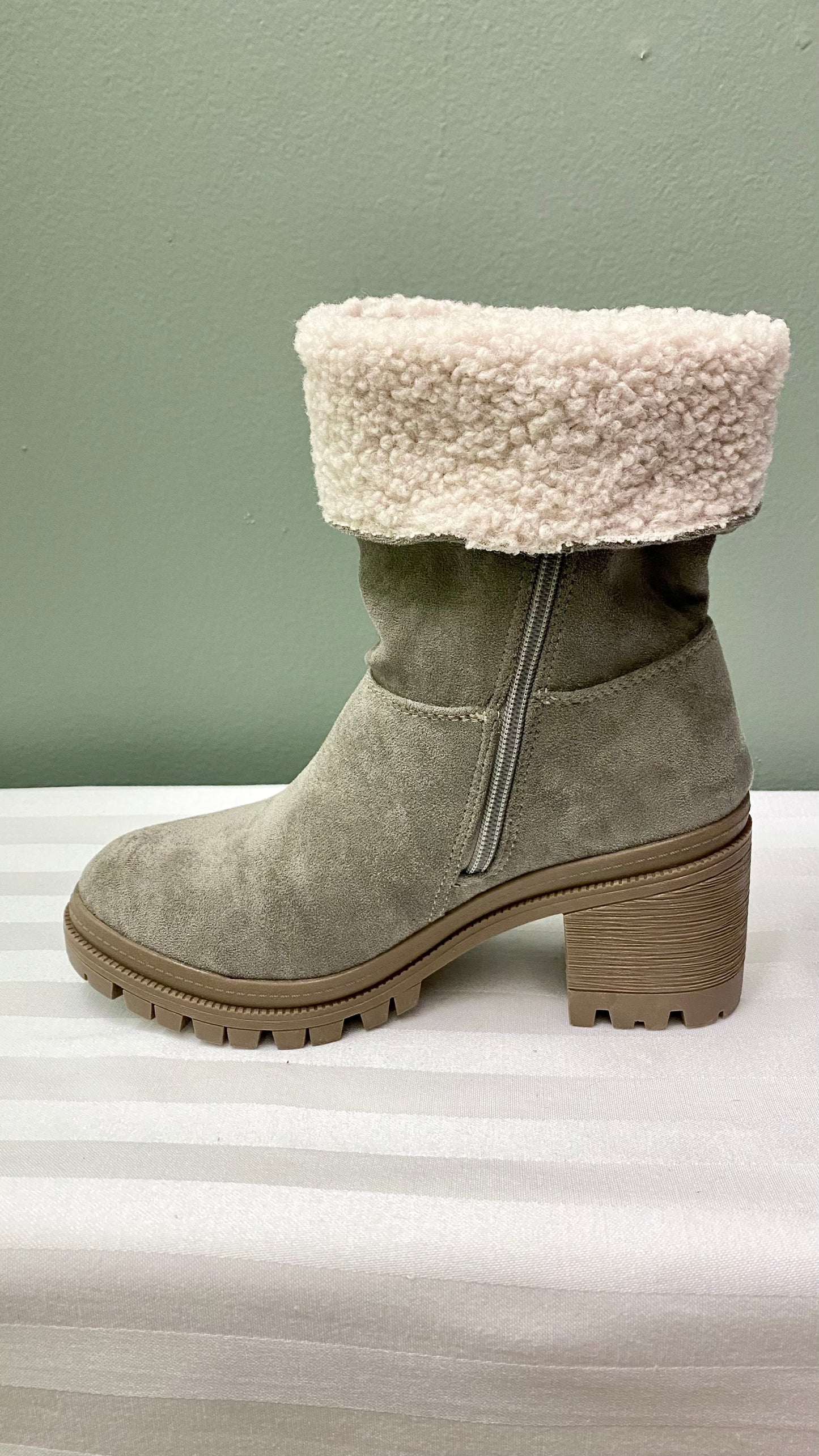 * VeryG Slouched Grey Boot
