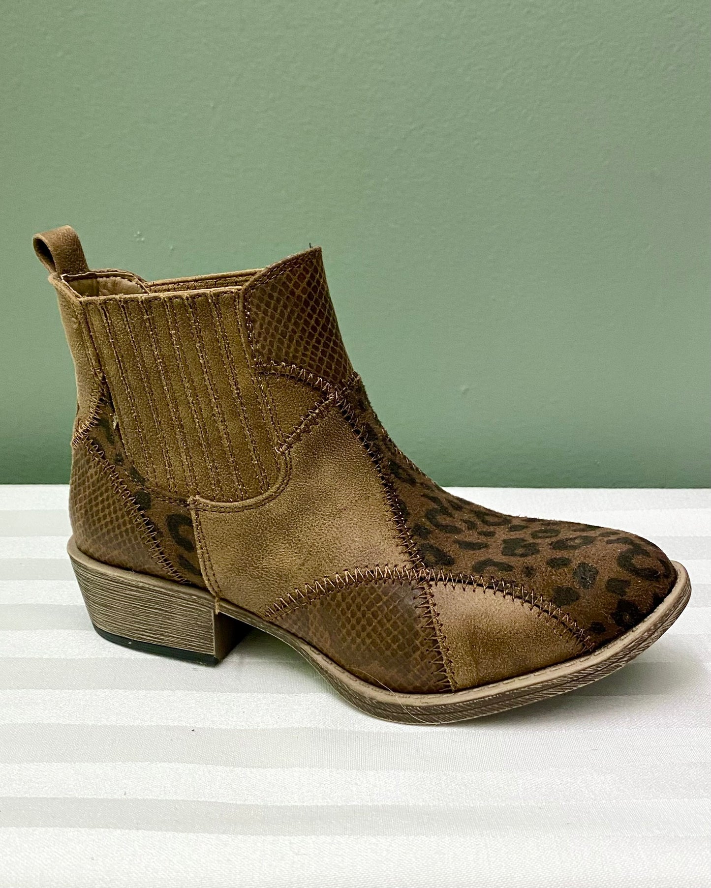 VeryG Tooled Tan Ankle Boot