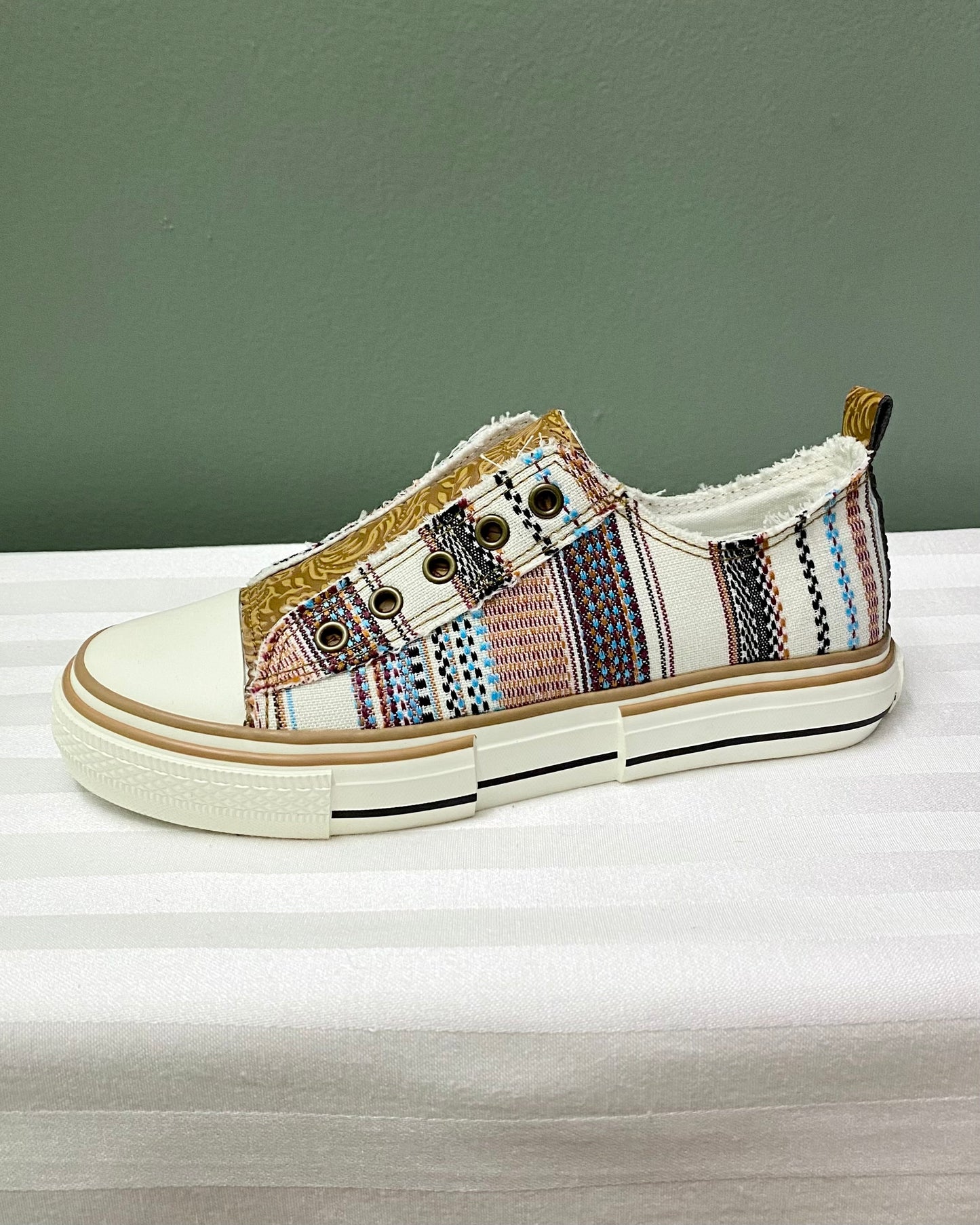 * VeryG Non-Tie Patterned Shoe